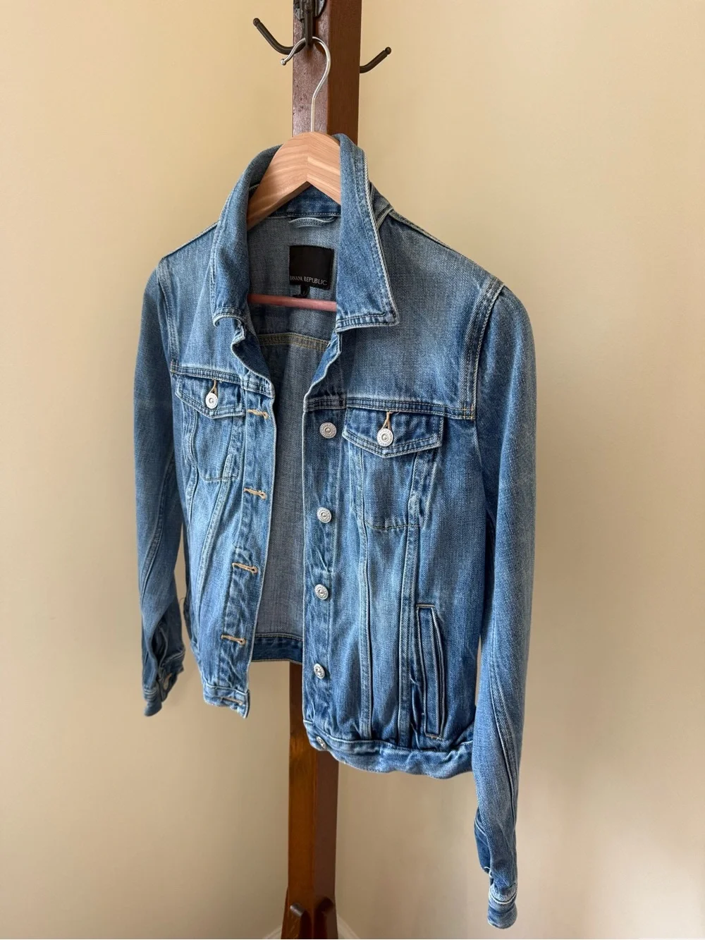Banana Republic tailored trucker